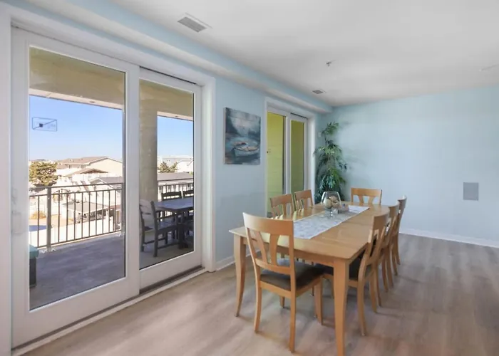 New! Oceanfront Triton'S Treasure 3 Bd / Pool/ Gym